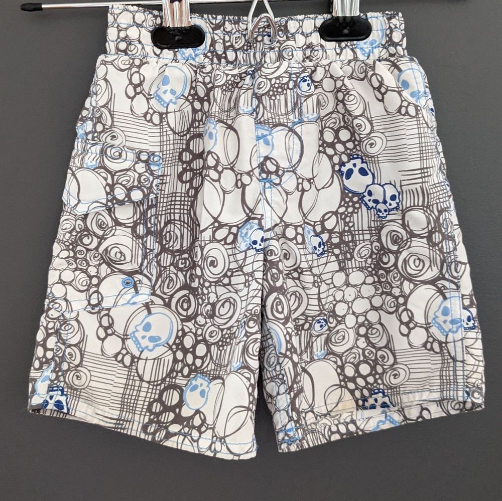 Skull print swim trunks/bathing suit shorts